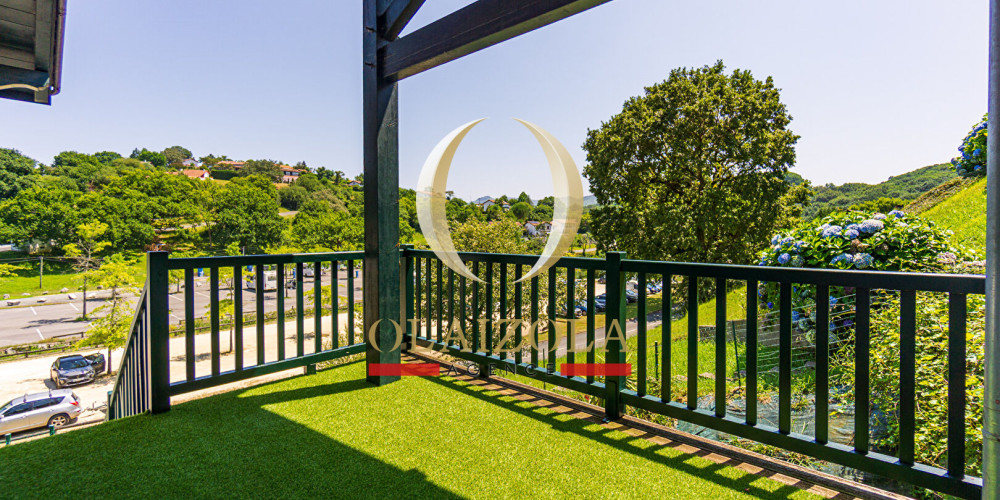 appartement à ST PEE SUR NIVELLE (64310)